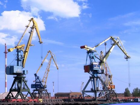 Протягом найближчої доби Україна готова працювати над відновленням експорту агропродукції з порту "Чорноморськ", зазначили в Мінінфраструктури