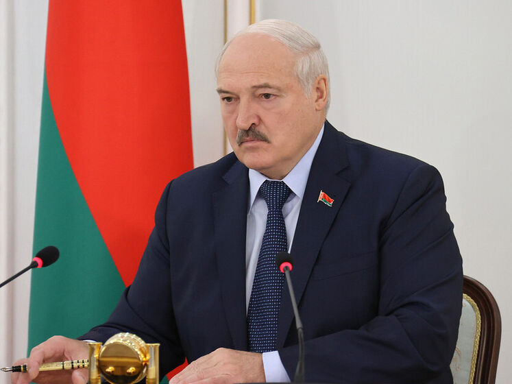 Лукашенко заявил, что Украина сама поджигает свои поля с пшеницей
