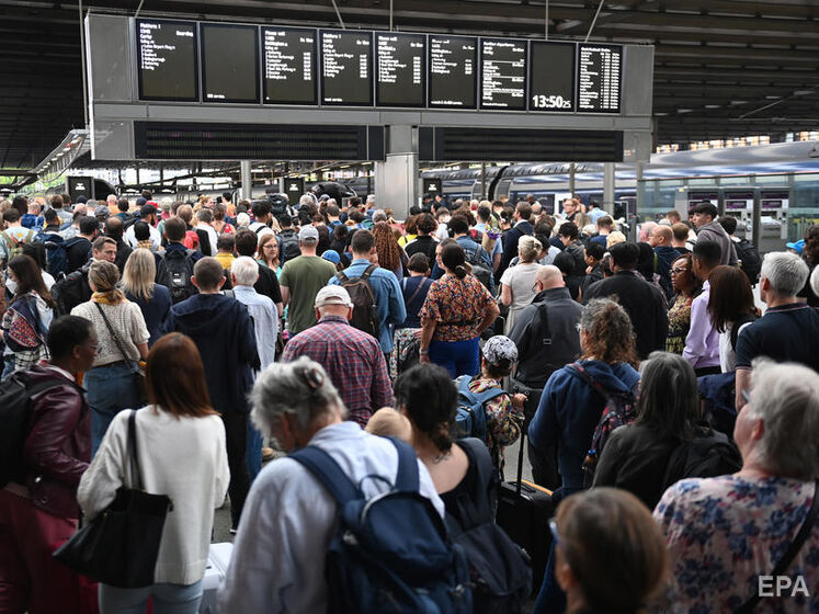 У Великобританії страйк залізничників. Ходить лише кожен п'ятий поїзд