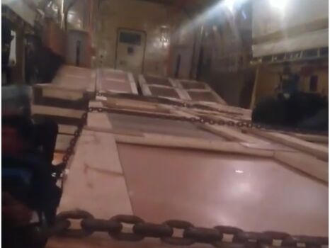 "Полный самолет "груза 200" – в Туву. В сети обнародовали видео из самолета с российскими военными, погибшими в Украине
