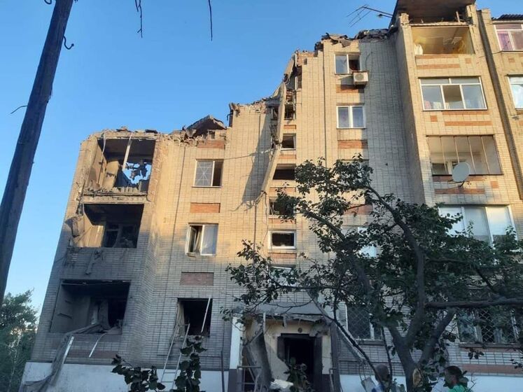 Оккупанты утром обстреляли Торецк. Частично разрушен пятиэтажный дом, двое погибших – ГСЧС