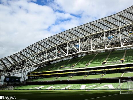 В Ірландії приблизно 100 українських біженців поселили на футбольному стадіоні