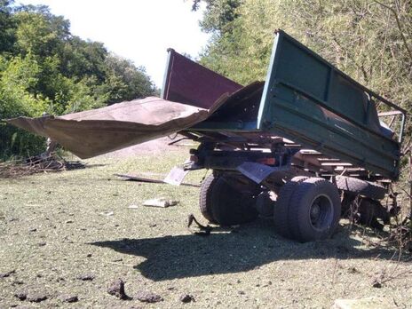 У Сумській області вантажівка наїхала на 11 мін, водій загинув на місці – ОВА