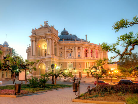 Odesa вместо Odessa. В английской 