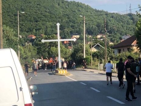 Обострение между Сербией и Косово. Сербы строят баррикады, СМИ пишут о выдвижении спецназа Косово к границе