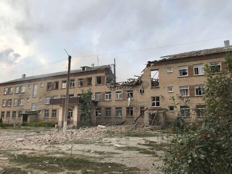 Россияне нанесли удар по школе-интернату в Краматорском районе, под завалами могут быть люди – ГСЧС