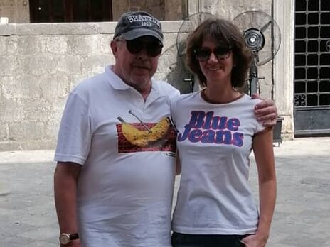 Жена Макаревича крупным планом показала их сына