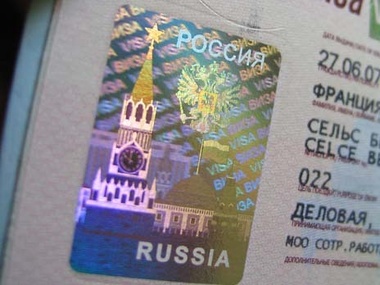 Для поездок в Крым придется получать российскую визу