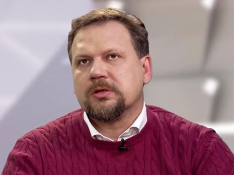 В інформаційному просторі РФ підозрюваного відрекомендовують як політолога і лідера руху "Русских украинцев"