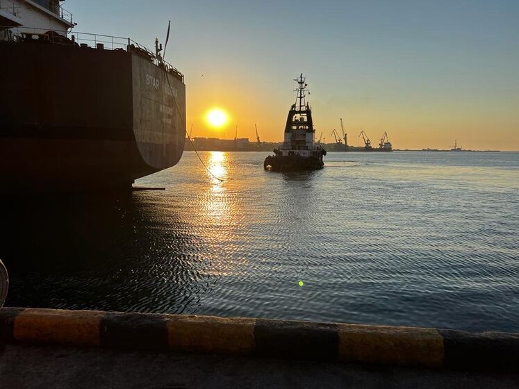 Второй караван судов с украинским продовольствием вышел из Одессы и Черноморска