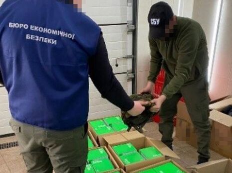 СБУ разоблачила схему незаконной продажи военного снаряжения. Конфискованную продукцию на 15 млн грн передали ВСУ и теробороне
