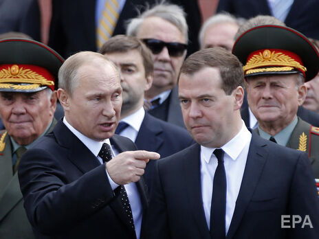 Пономарев: Многие люди подозревали, что Путин Медведева тихонечко потрахивает в уголке. Но я свечку не держал