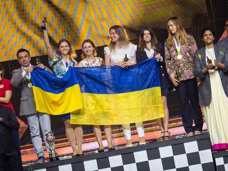 Украинская сборная стала первой из 162 команд по итогам 11 туров