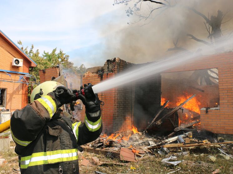 У Харківській області другу добу поспіль масовано обстрілювали Циркуни, у селі спалахнуло понад 10 пожеж
