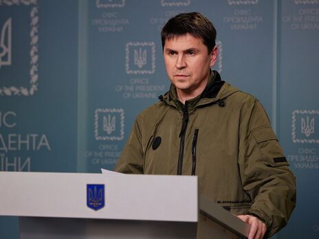 Подоляк показал видео, как россияне размещают 