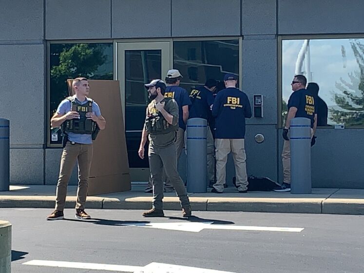 Озброєний чоловік намагався проникнути до офісу ФБР у Цинциннаті. Його застрелили