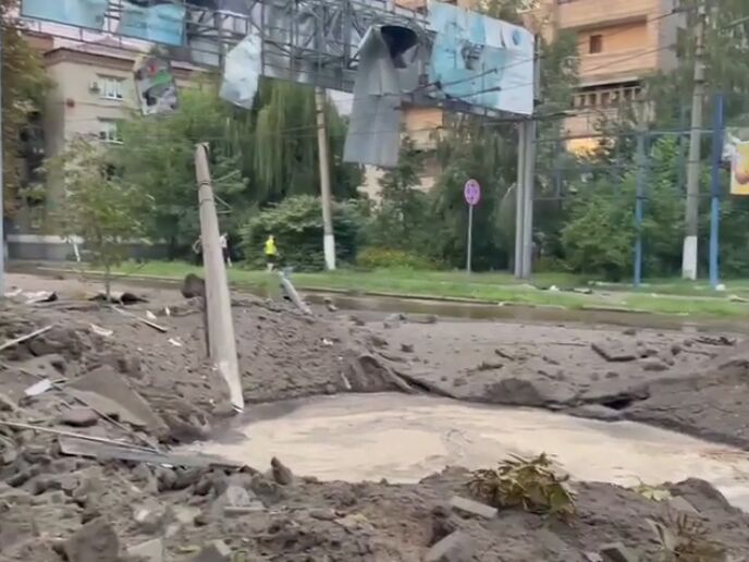 Россияне ночью ударили по центру Славянска, повреждены дома и объекты инфраструктуры. Видео