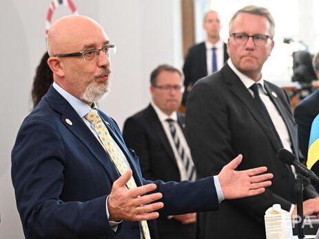Резников обсудил вопросы военного сотрудничества с министром обороны Дании