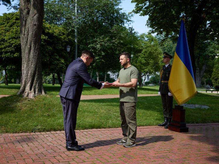 В Україні відновило роботу вже 55 посольств – Зеленський