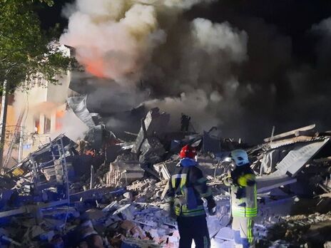 Вечерний обстрел Харькова. Зеленский сообщил, что оккупанты ударили ракетой по общежитию. Число погибших увеличилось