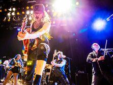 Gogol Bordello и солистка Kazka записали совместный клип на песню, посвященную украинцам. Видео