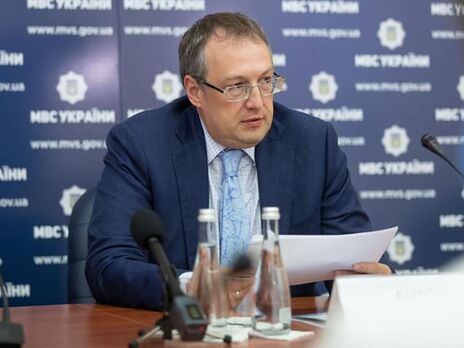 Геращенко висміяв заяви про причетність України до вбивства Дугіної, опублікувавши посвідчення 