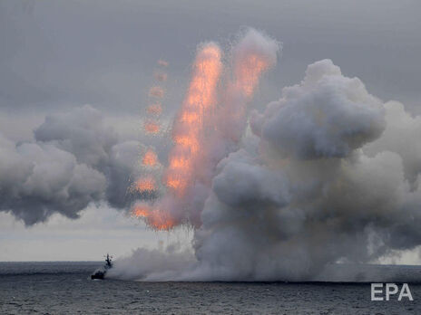 В Черном море оккупанты сосредоточили четыре носителя ракет с 28 