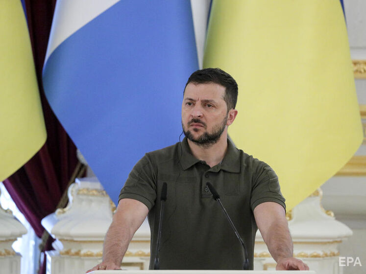 Зеленский: Сине-желтый флаг вновь будет развеваться во всех временно оккупированных городах и селах Украины
