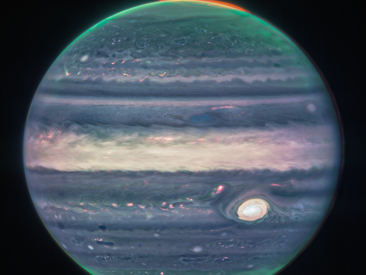 Телескоп James Webb снял полярные сияния на Юпитере