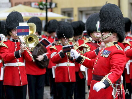 Оркестр шотландської гвардії виконав пісню переможців 