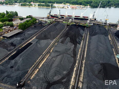 Экспорт российского угля по морю остановился из-за санкций ЕС – Bloomberg