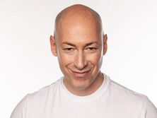 "Не надорвите животы от смеха". Гордон показал, как россиянки поют песню о Путине. Видео