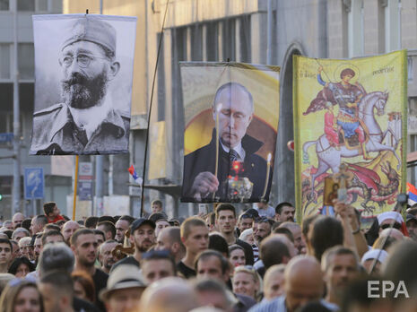 С хоругвями и портретом Путина. В Белграде прошло шествие против Европрайда
