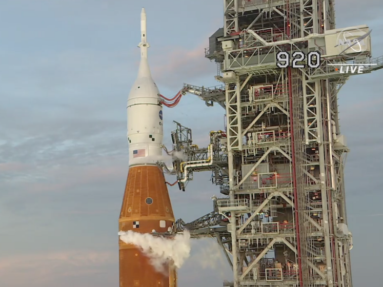 Політ на Місяць: NASA скасувало запуск ракети через проблеми із двигуном