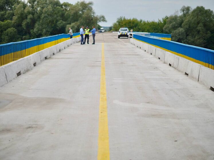 В Сумской области восстановили первый мост из разрушенных российской армией