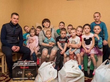 У украинского детского дома семейного типа за границей забрали 13 детей, с семьей на связи Фонд Рината Ахметова