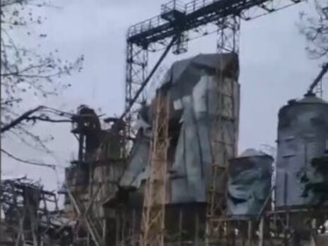 Оккупанты ударили по Очакову – уничтожен зерновой элеватор с тысячами тонн зерна, повреждены десятки домов