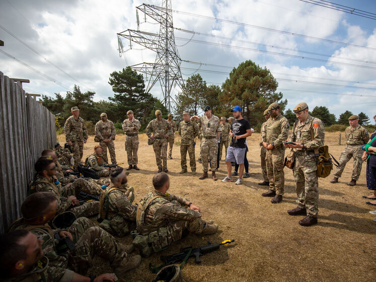 Великобритания расширяет программу военных учений для украинских солдат – СМИ