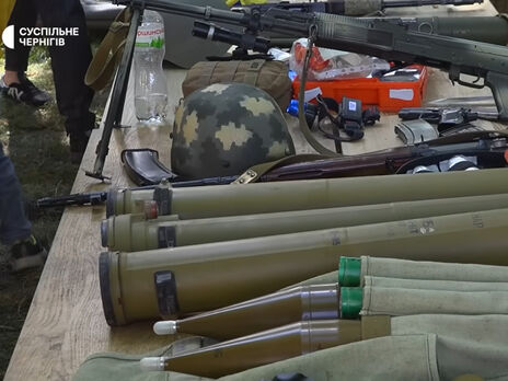 ГБР сообщило о подозрении военным, которые привезли и дали детям заряженное оружие на ярмарке в Чернигове