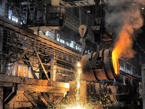 Металлургические заводы работают на 10 20% мощности, а экспорт металлопродукции, по данным таможенной службы, обвалился на 60 90%