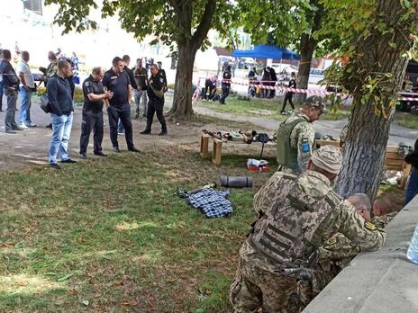 Суд в Чернигове арестовал военных, причастных к взрыву на выставке боеприпасов