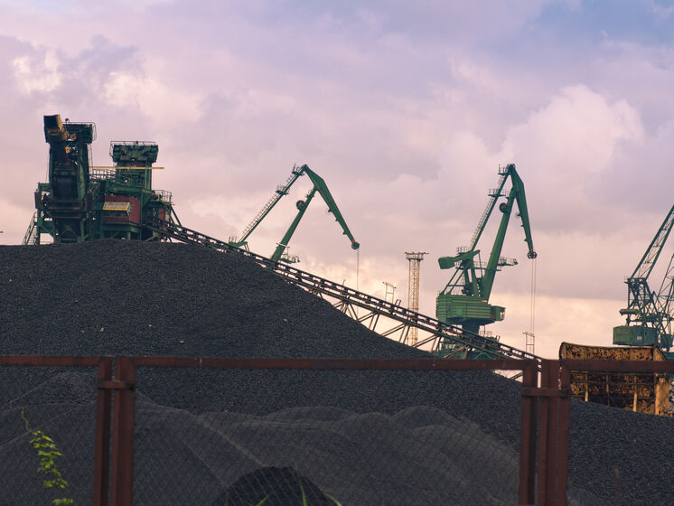 Кабмін заборонив вивозити вугілля з України