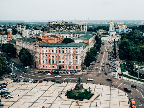 В Киеве улицу Московскую переименовали в улицу Князей Острожских, а Волгоградскую назвали в честь Ратушного