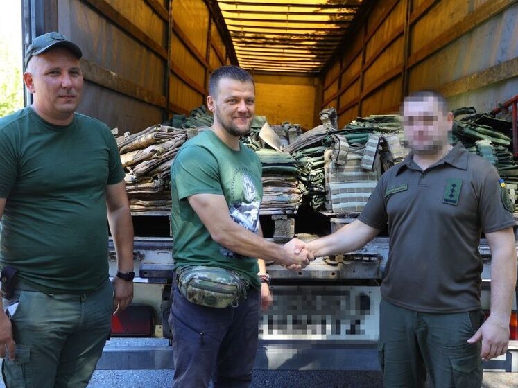 Нацгвардійці на півдні України отримали ще 1500 бронежилетів від Ахметова