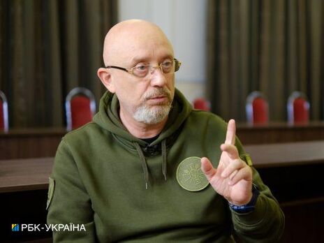 Резников: Большинство мужчин в Украине должны быть готовы воевать. Даже не быть призванными, а воевать
