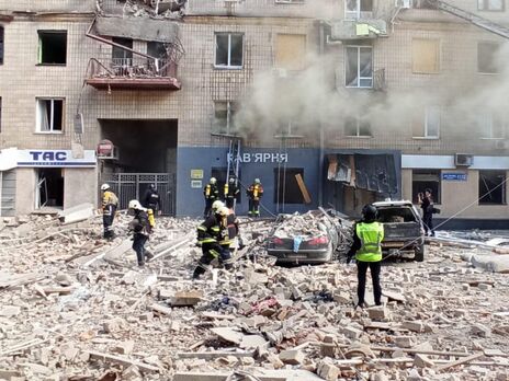 В Харькове снова взрывы, сообщается об одном погибшем и нескольких сильных пожарах 