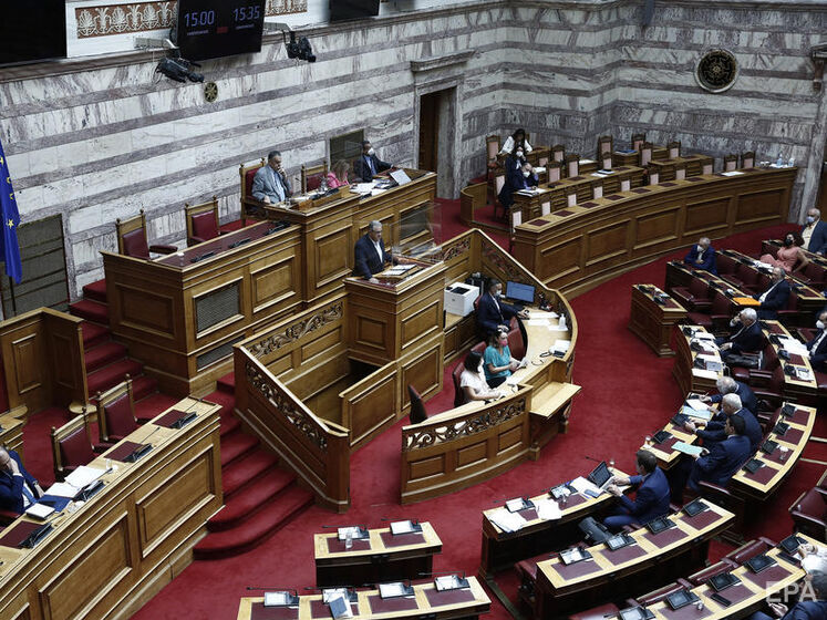 Парламент Греції не підсвічуватимуть уночі для економії електроенергії