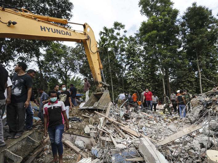 В Индонезии произошло мощное землетрясение, более 20 погибших