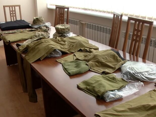 Военные из Сумской области получили 200 комплектов формы в подарок от компании "Шервул"