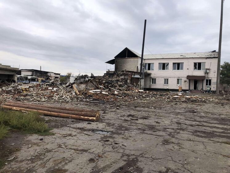 Росіяни в Балаклії зруйнували будівлю 